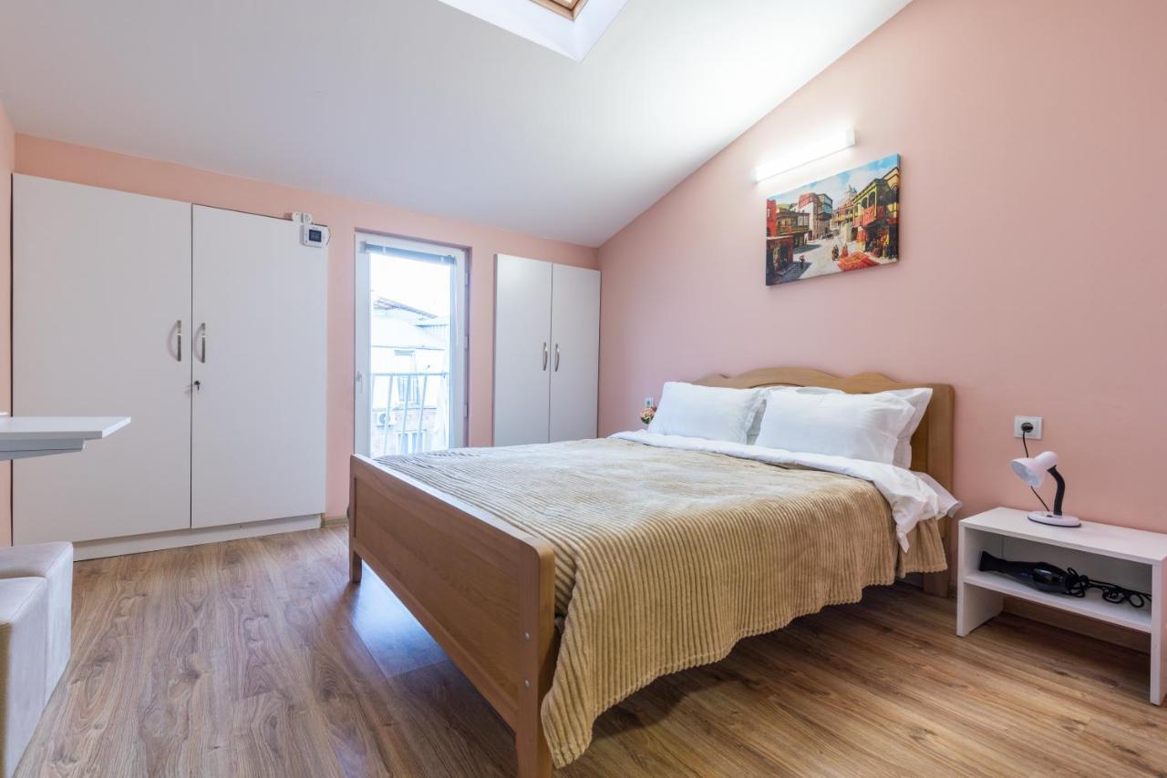 Hb Apartments Laghidze Tbilisi Bagian luar foto