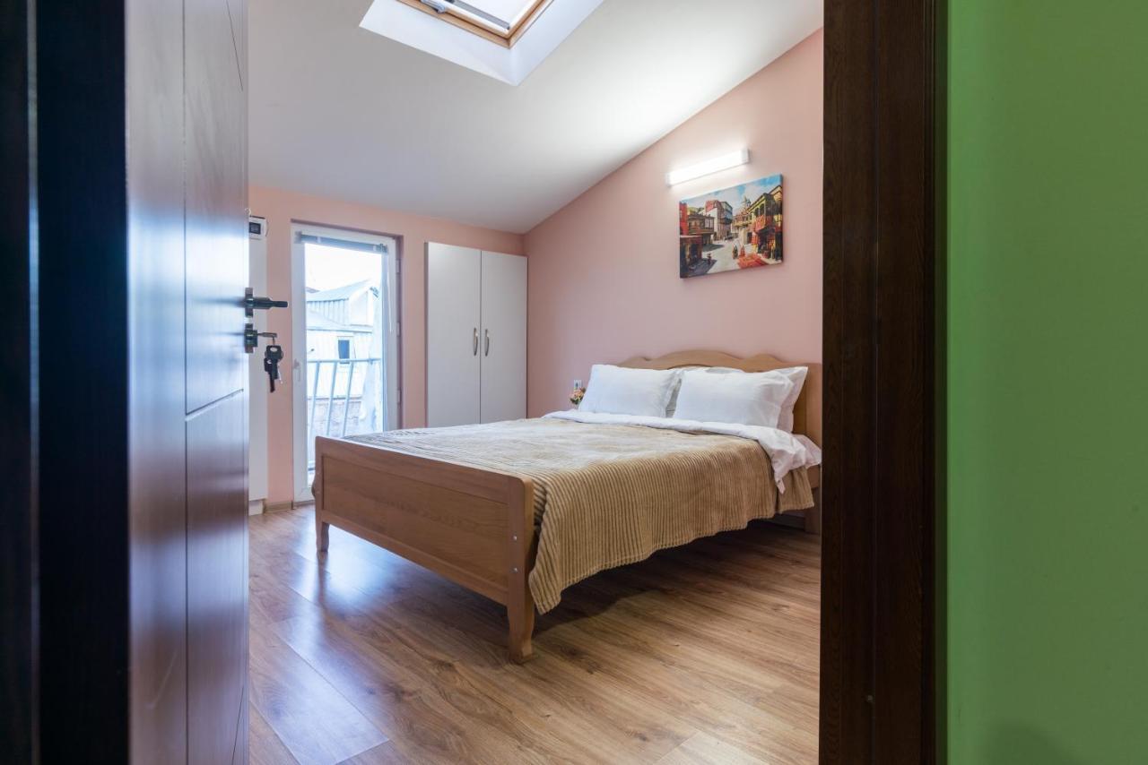 Hb Apartments Laghidze Tbilisi Bagian luar foto